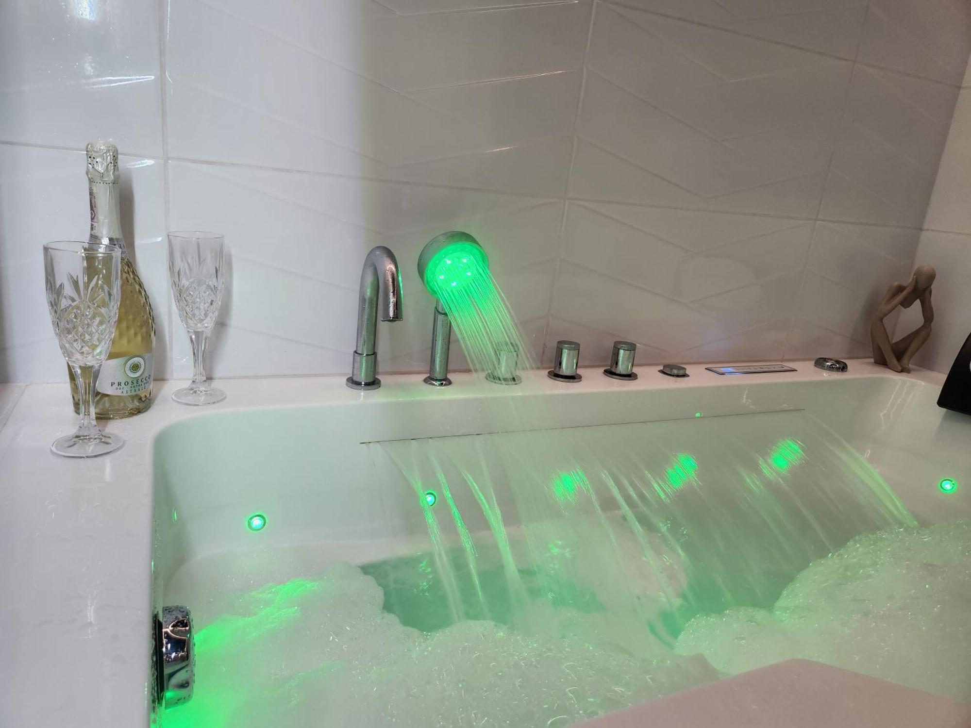 Apartament New! Luxury With Jacuzzi And Total Relax - Warszawski Luksus Jacuzzi I Totalny Relaks!